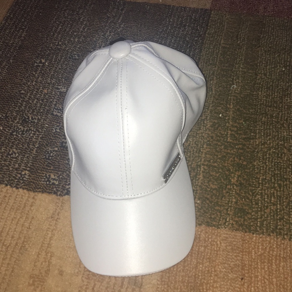 “Babe” Gray cap